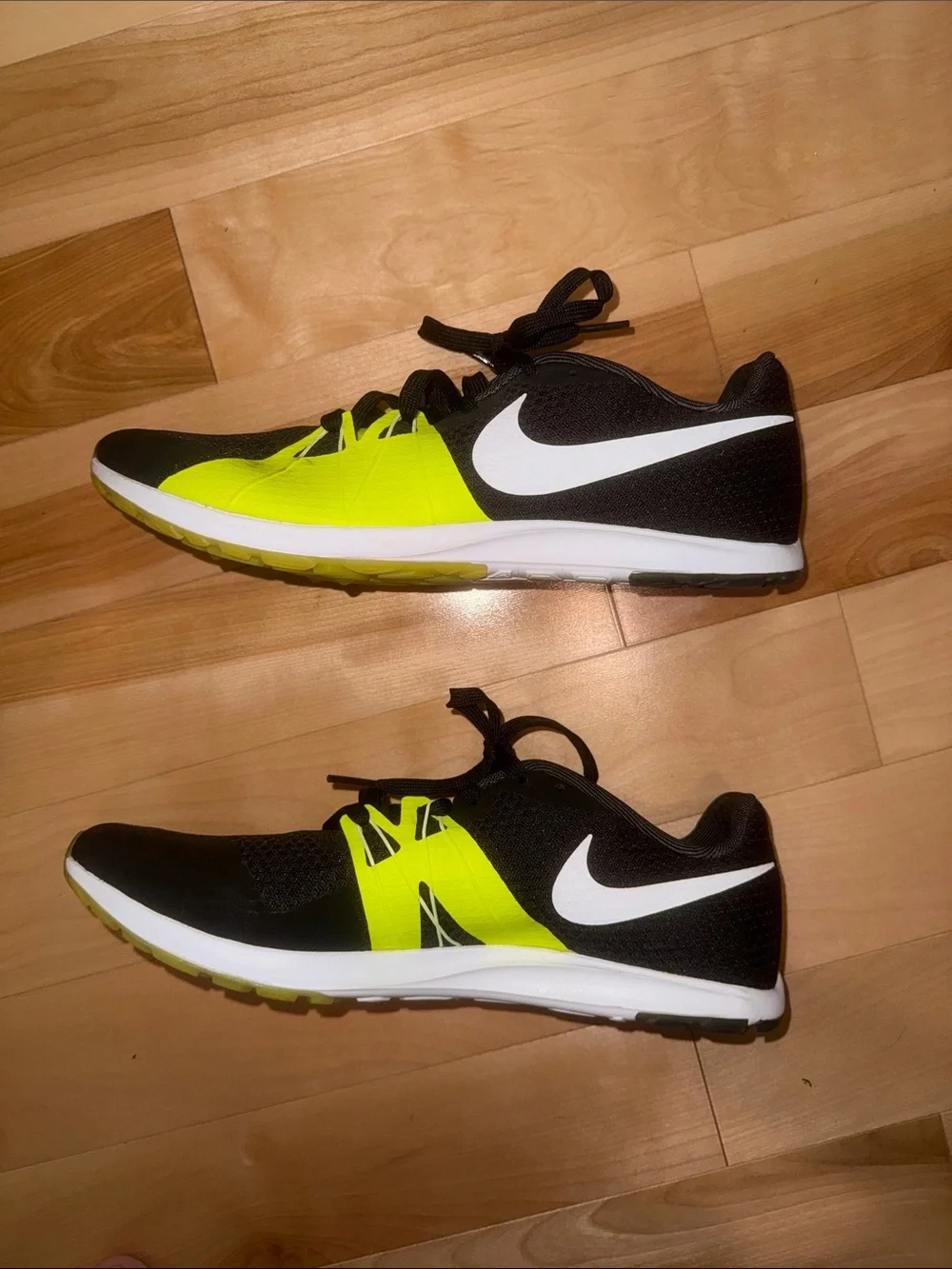 Nike men’s racing Black and Neon Volt Athletic Shoes M 11.5 like new